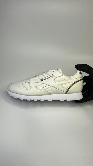 Reebok Classic Leather Crema - Size 42