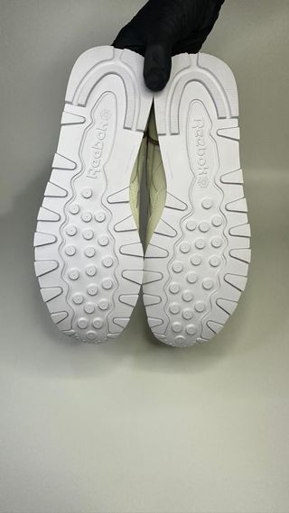 Reebok Classic Leather Crema - Size 42