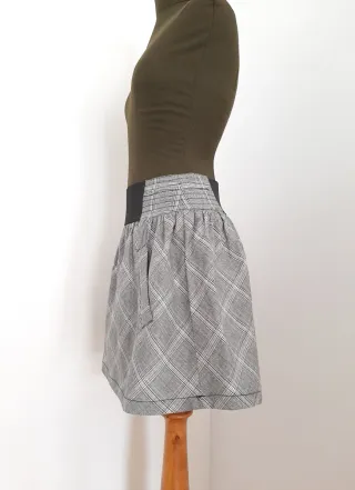 Minifalda de cuadros estilo preppy