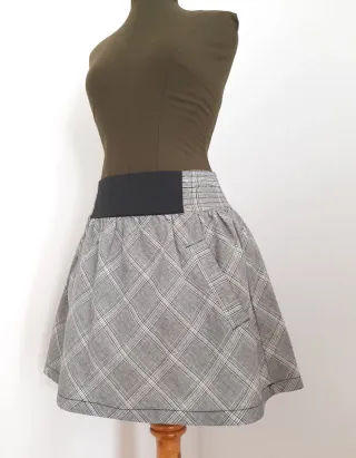 Minifalda de cuadros estilo preppy