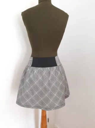 Minifalda de cuadros estilo preppy