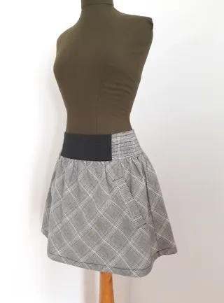 Minifalda de cuadros estilo preppy