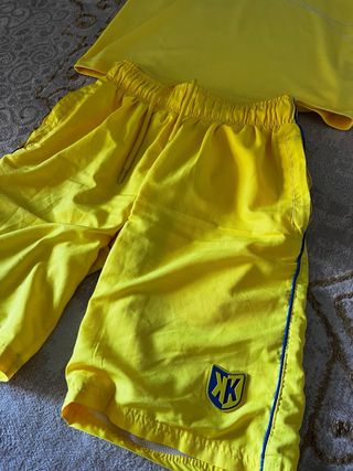 Completo T-shirt e pantaloncini gialli footkorner