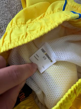 Completo T-shirt e pantaloncini gialli footkorner