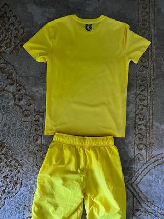 Completo T-shirt e pantaloncini gialli footkorner