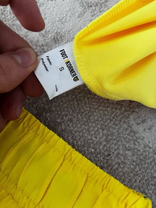 Completo T-shirt e pantaloncini gialli footkorner