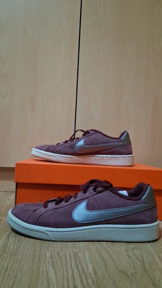 Nike Court Royale Suede Talla 40