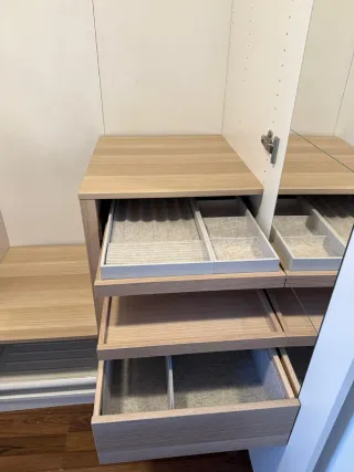 Armario IKEA blanco compartimentado