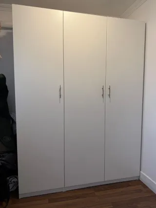 Armario IKEA blanco compartimentado