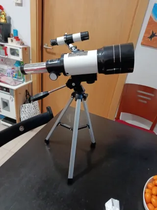 Telescopio con trípode