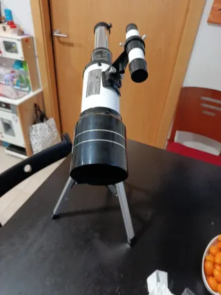 Telescopio con trípode