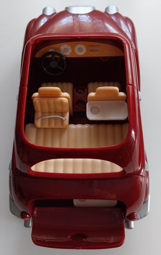 Coche familiar Sylvanian Families y Familia Conejo