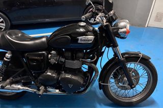 Triumph Bonneville 900 EFI