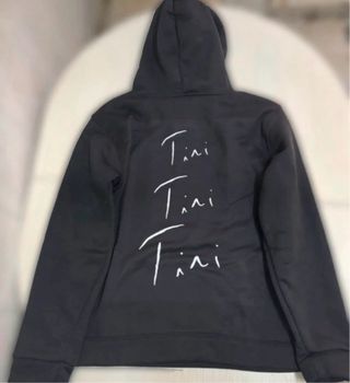 Sudadera / Hoodie de Tini Estilo Futttura