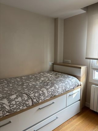 Armario, cama con cajones y mesa + estantería