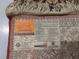 Alfombra de lana virgen diseño floral