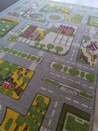 Alfombra infantil ciudad gris y verde