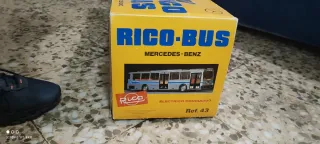 Giocattoli Rico Bus Mercedes Benz in Latta