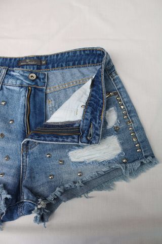 Pantalón corto vaquero tachuelas nuevo