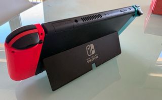 Nintendo Switch OLED + 2 giochi