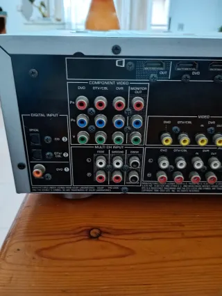 Yamaha Home Cinema 5.1 RX-V393 con complementos