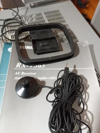Yamaha Home Cinema 5.1 RX-V393 con complementos