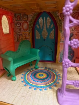 Casa de muñecas enchantimals con accesorios