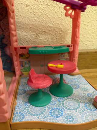 Casa de muñecas enchantimals con accesorios