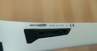 Gafas de sol Arnette negras y blancas