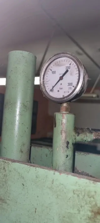 Prensa Manual Industrial Verde