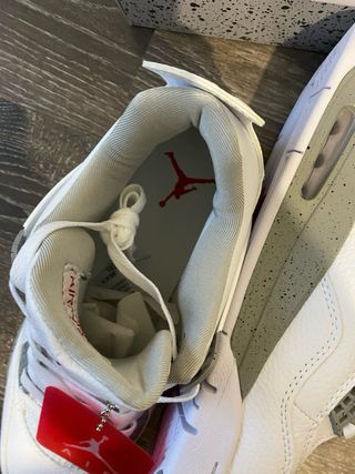 Jordan 4 Retro Blanco y Rojo