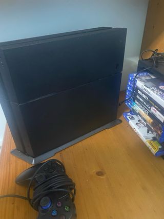 PS4 1TB Negra + Mando + Juegos