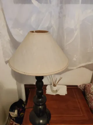 Lámpara de mesa tela y madera