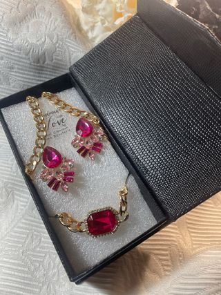 Conjunto fucsia Aderezo Fiesta,Madrinas LUJO