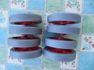 8 Ruedas de goma para carritos
