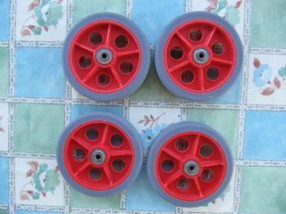 8 Ruedas de goma para carritos