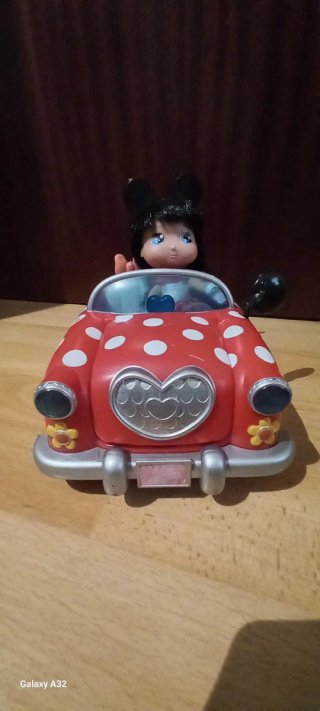 Muñeca I Love Minnie con Coche