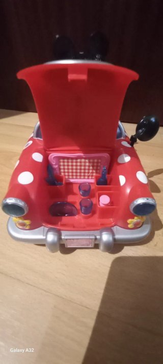 Muñeca I Love Minnie con Coche