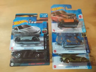 Hot Wheels BMW i8 Roadster y 70 Dodge Charger RT