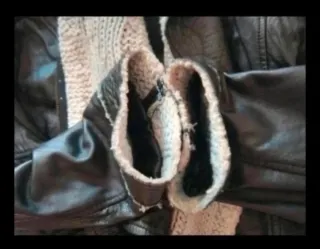 Cazadora de piel de Naf Naf.