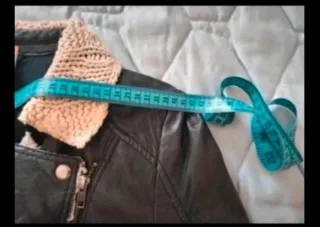 Cazadora de piel de Naf Naf.