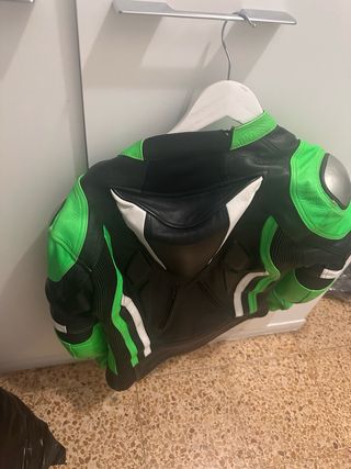 Chaqueta de moto talla S 30€ cada una