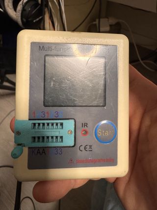 Probador de transistores multifunción