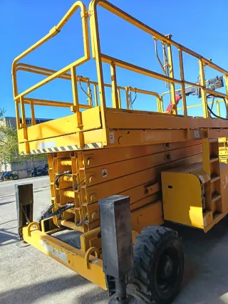 Tijera Elevadora Diesel HAULOTTE H18SX