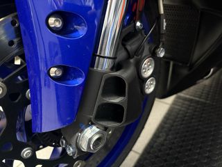 Deflector Aire Freno Yamaha R1 Izquierdo