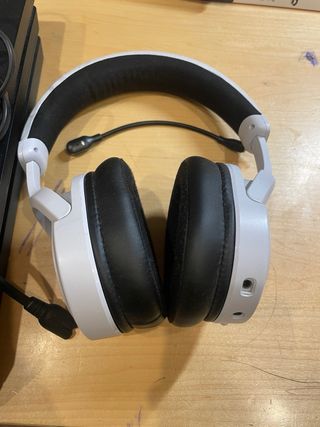 Play 4 pro con 2 mandos incluidos y cascos gaiming