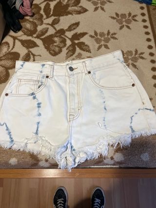 Shorts vaqueros blancos desgastados