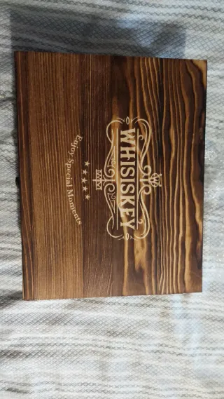Set whisky elegante in legno
