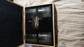 Set whisky elegante in legno