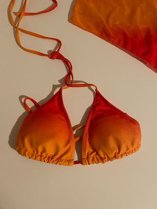 Conjunto bikini y pañuelo naranja